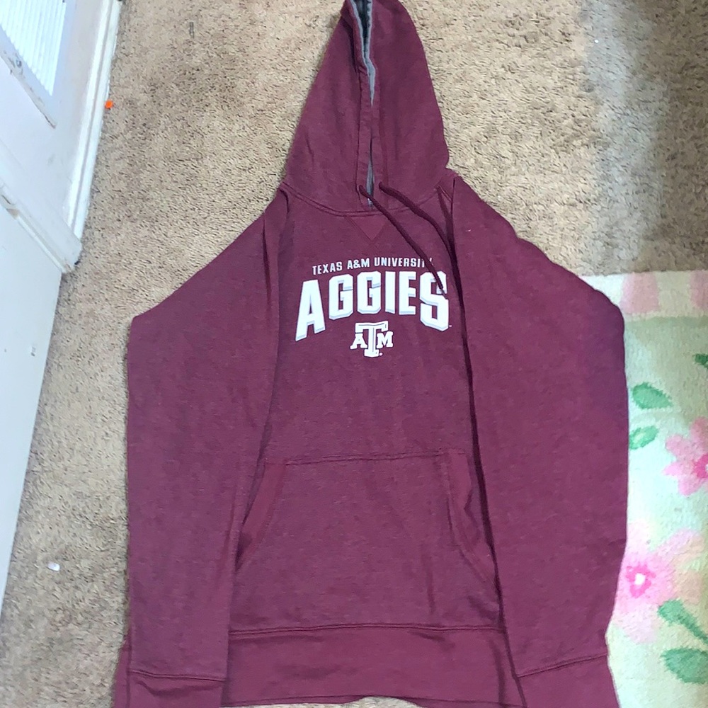 Very comfy, great material hoodie.